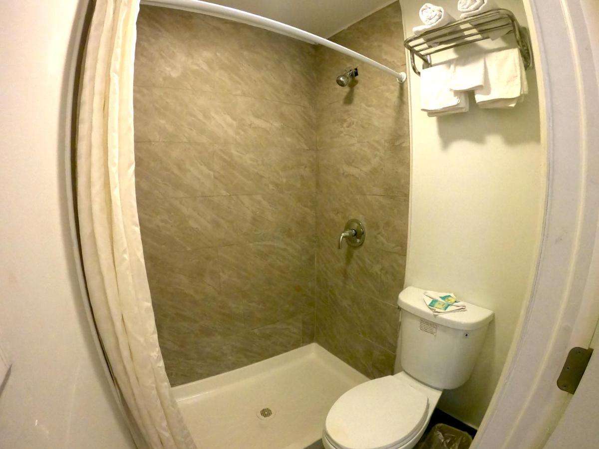Rest Inn - Elizabeth Luaran gambar